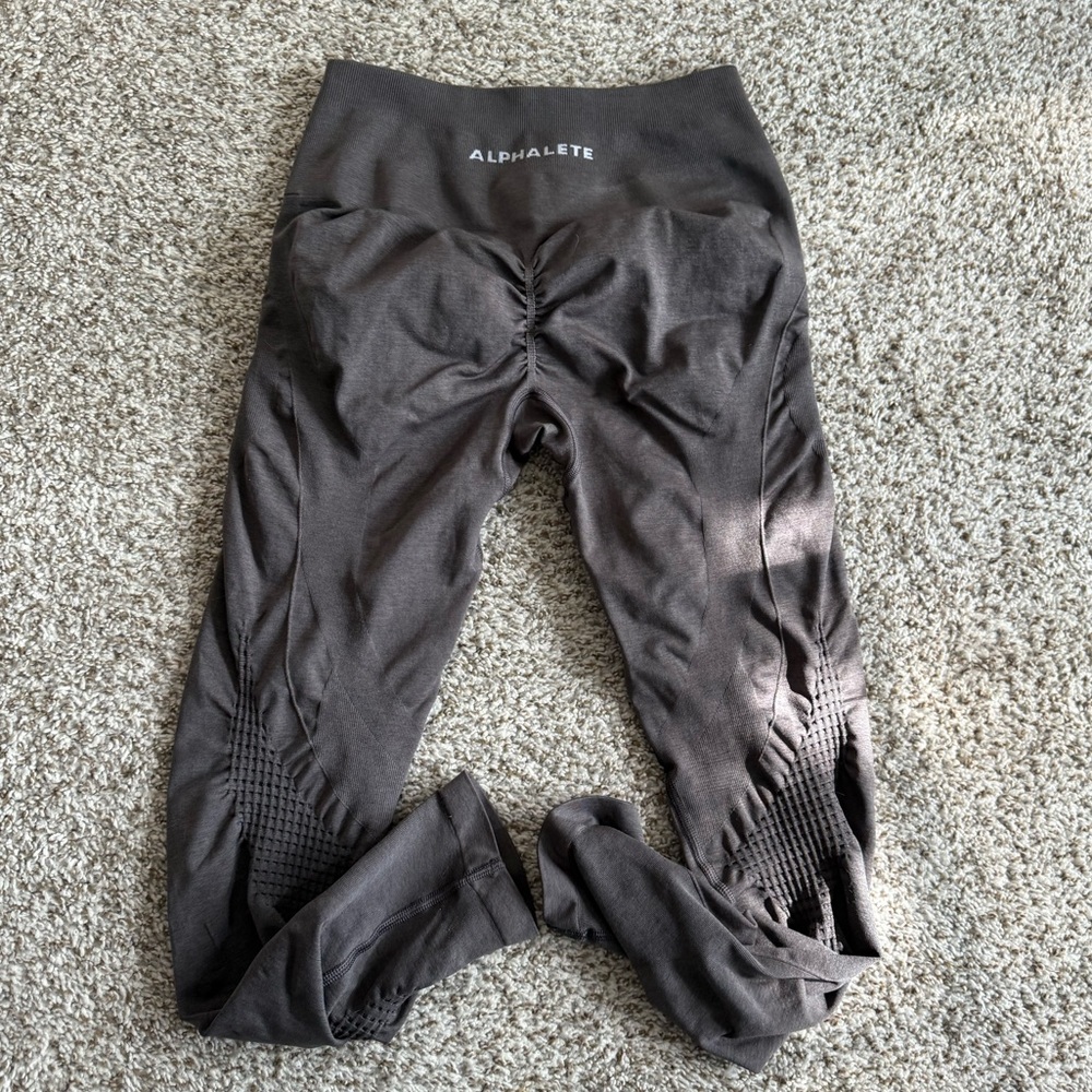 Alphalete Amplify Scrunch Leggings
